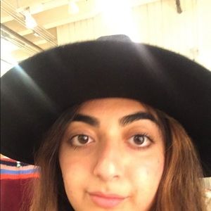 Meet your Posher, Jenna